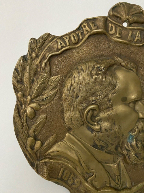 Médaillon en bronze représentant Jean Jaurès Apôtre de la paix