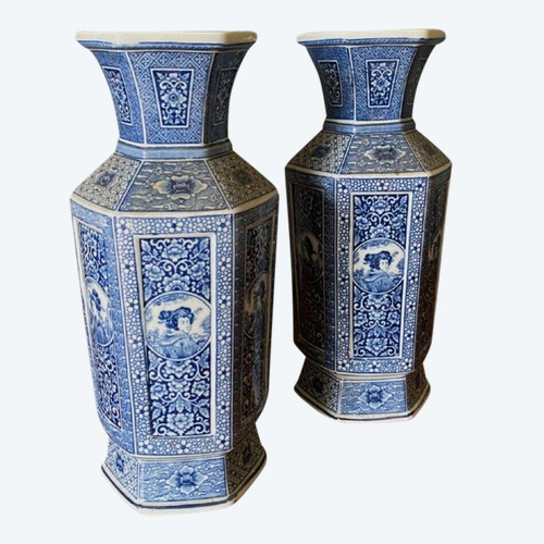 Paire de vases japonais hexagonaux fond bleu pans coupés DEC 739