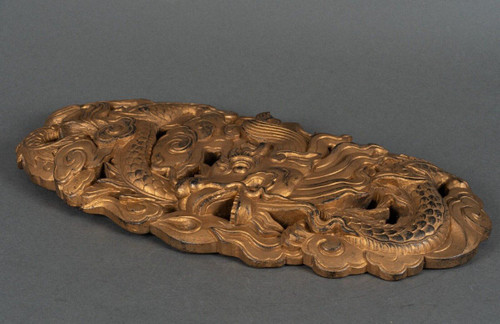 Panneau en bois doré sculpté à décor de dragon Chine Indochine XIXe