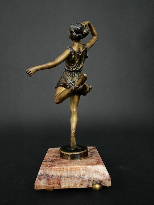 Art Deco dancer in double patina bronze 1930 on onyx base