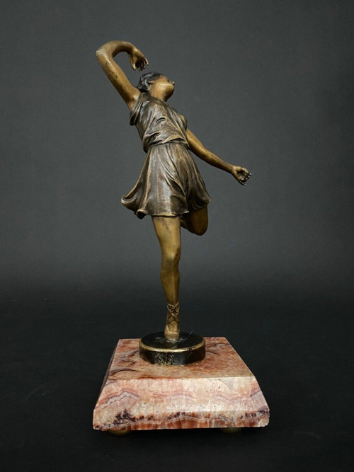 Art Deco dancer in double patina bronze 1930 on onyx base