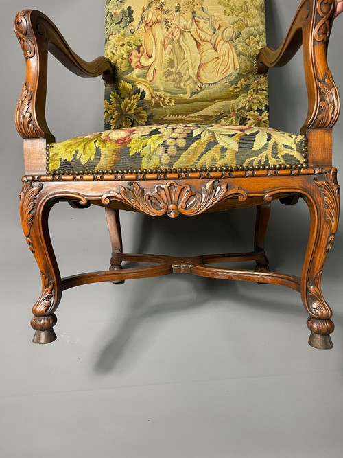 Fauteuil De Style Louis XIV Recouvert D'une Tapisserie Aux Petits Points Polychromé