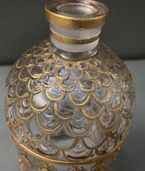 Flacon de parfum en verre modèle abeilles gravé Guerlain Paris