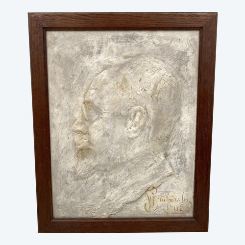 Gips-Flachrelief von Wladyslaw Gruberski, Profil eines Mannes, 1906