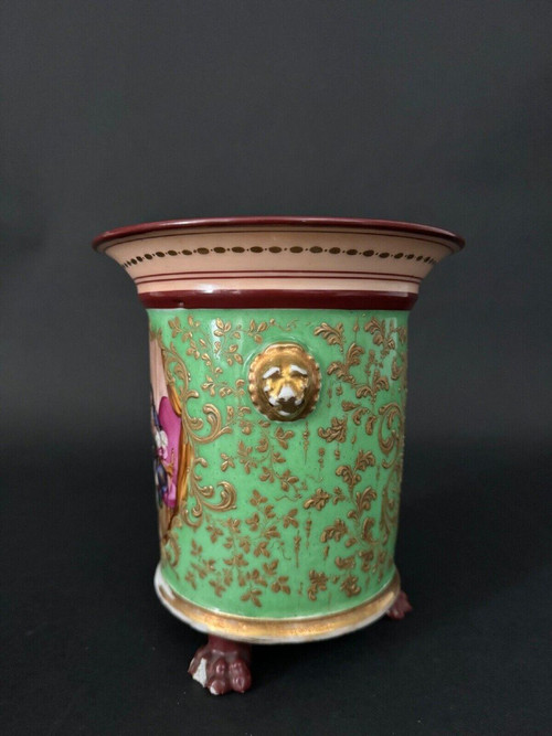 Vaso da fiori in stile Luigi Filippo, arredamento romantico, XIX secolo, sfondo verde