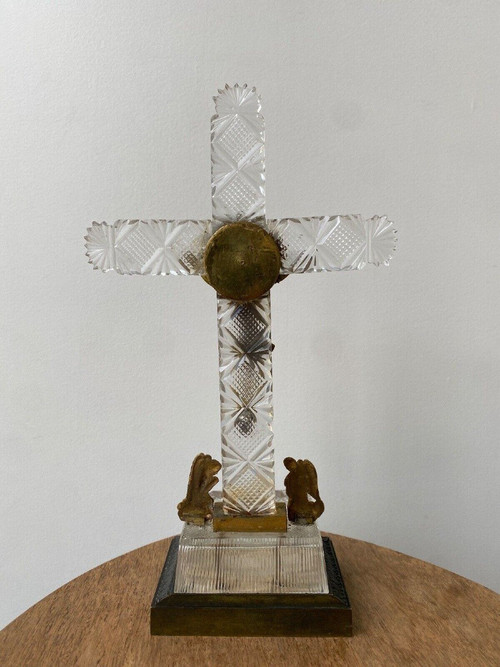 Crucifix en cristal taillé et bronze doré époque Charle X début XIXe