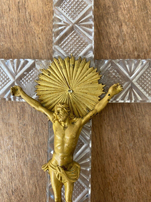 Crucifix en cristal taillé et bronze doré époque Charle X début XIXe