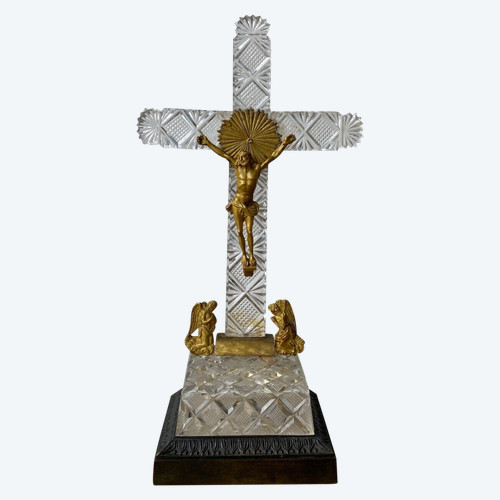 Crucifix en cristal taillé et bronze doré époque Charle X début XIXe