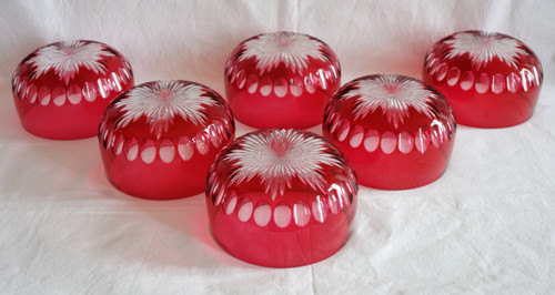 Set of 6 bowls, ramekins in Baccarat crystal cut with red pink overlay