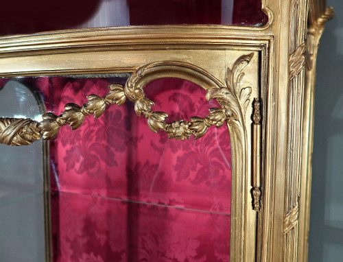 Vitrine Galbée en Bois Doré, Transition Louis XV Louis XVI - Début XXe