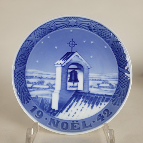 Royal Copenhagen, Christmas Plate 1942, 20th Century