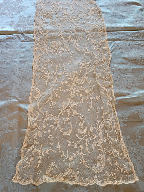 Stole in embroidered tulle, circa 1900