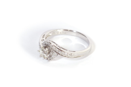 Vintage diamond swirl ring in 18k white gold, pre-owned bridal ring, brilliant-cut diamond