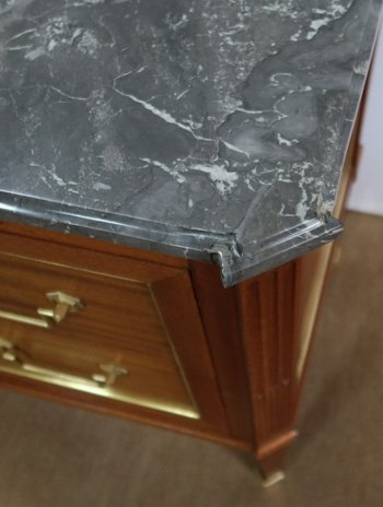  Commode Sauteuse en Acajou, style Louis XVI – 2ème partie du XIXe 