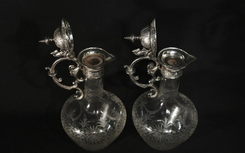 Paire d'aiguière, carafes en cristal et métal argenté, XIXème 