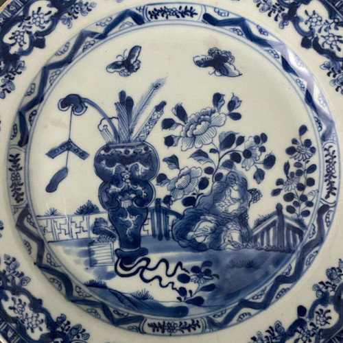 19th century Chinese blue plate decorated with butterflies