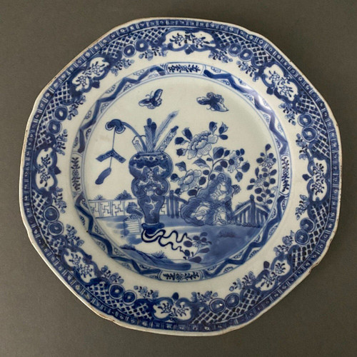 19th century Chinese blue plate decorated with butterflies