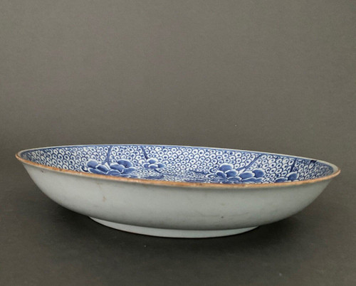 Soup plate China 18th century, blue and white floral design