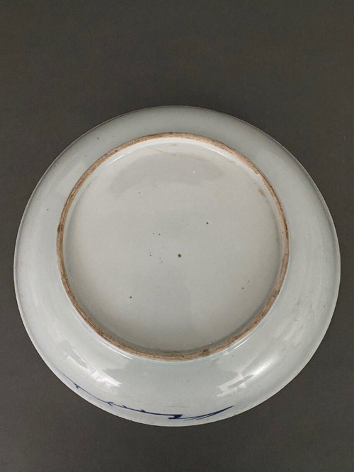 Soup plate China 18th century, blue and white floral design