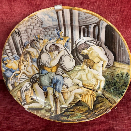 Grand plat ancien en majolique du 18ème siècle avec une grande scène folklorique 44 cm .