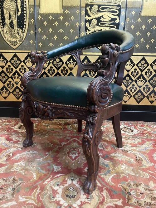 Haute Époque style office chair