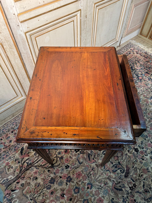 Table à écrire d époque Louis XVI en cerisier du 18 eme siecle