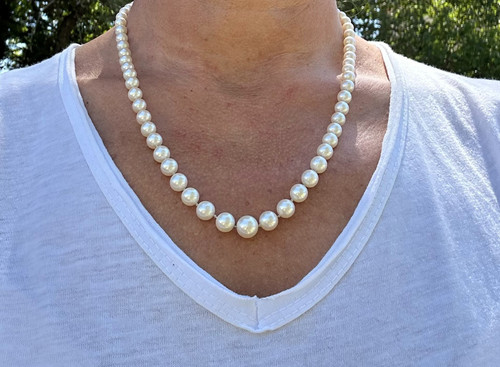 Collana di perle coltivate, chiusura in oro bianco 18 carati, perle e diamanti.