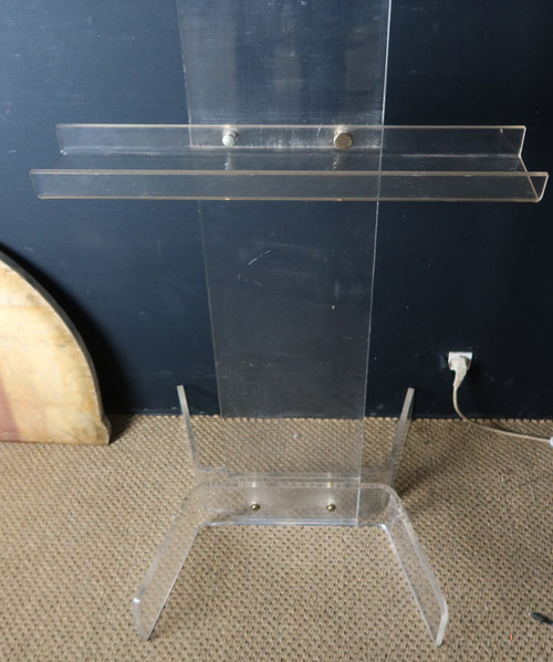 plexiglass easel