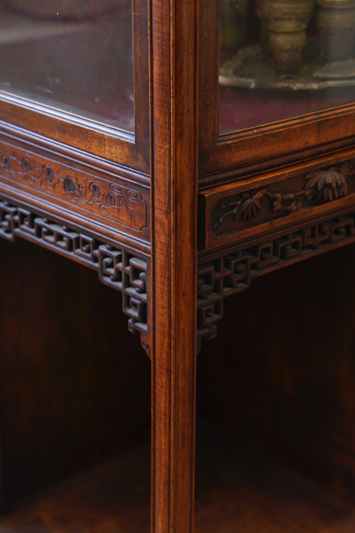 A display cabinet attributed to Gabriel Viardot from the late 19th century