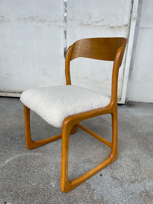 Baumann - Belle chaise modèle traineau en bois clair circa 1960