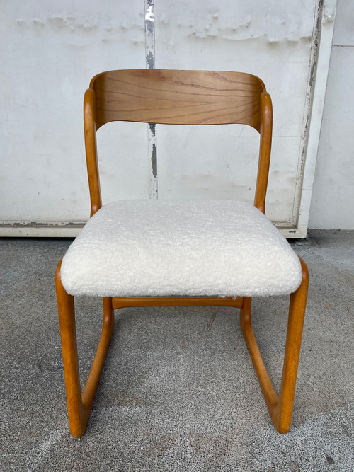 Baumann - Belle chaise modèle traineau en bois clair circa 1960