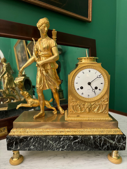 Hervorragende Uhr „Diana die Jägerin“, signiert von Claude Galle, Empire-Zeit. 