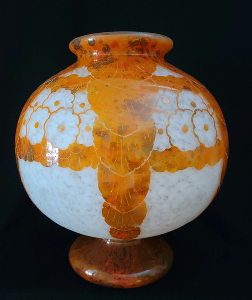 Large LeVerre Français-Charder ball vase from 1927