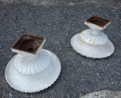 Paire de grands vases Medicis d'ornement, jardinières de jardin en fonte, époque XIXe siècle