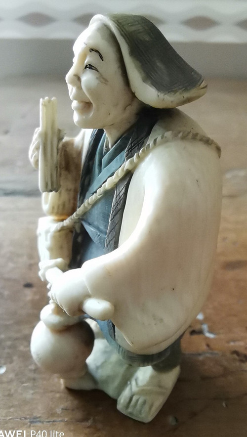 Statuette aus Japan Netsuke aus Elfenbein signiert (N°5)