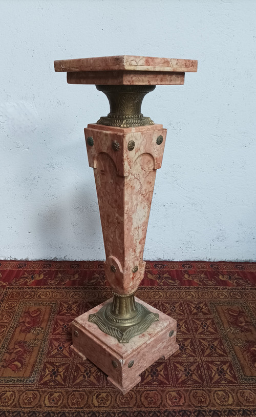 High column in pink marble and bronze, Louis XVI style