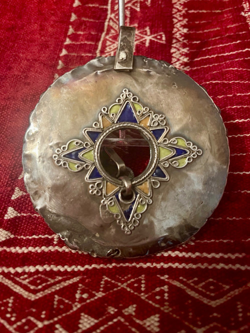 FIBULE, pendentif, BÉNI YENNI, GRANDE KABYLIE, ALGÉRIE. Bijou éthnique . Berber jewellery.