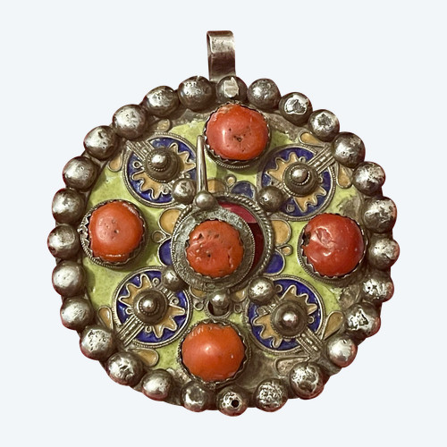 FIBULE, pendentif, BÉNI YENNI, GRANDE KABYLIE, ALGÉRIE. Bijou éthnique . Berber jewellery.