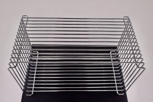 Pantonova “wire cube”, Verner Panton shelf.