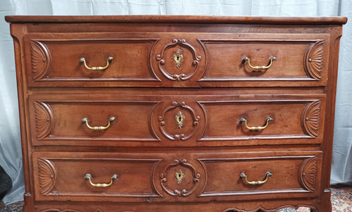 Louis XV chest of drawers in walnut