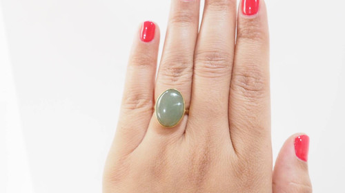 Vintage ring in yellow gold and Jade cabochon