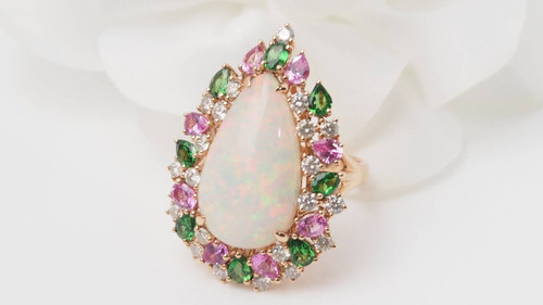 COCKTAIL ring in rose gold and Opal cabochon