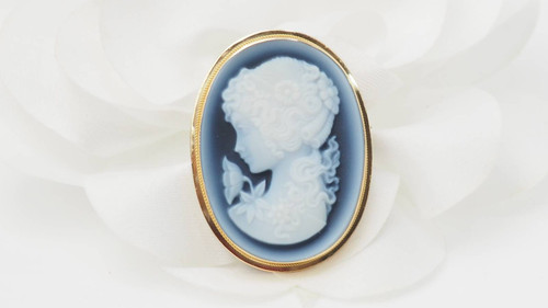 Yellow gold onyx cameo brooch pendant