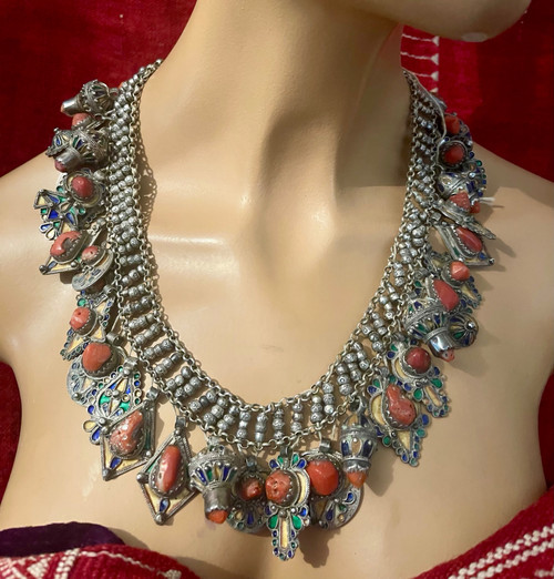 COLLIER KABYLE DES BENI YENI, Algérie, grande Kabylie vers 1935. Bijou éthique. Berber jewellery 