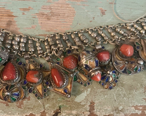 COLLIER KABYLE DES BENI YENI, Algérie, grande Kabylie vers 1935. Bijou éthique. Berber jewellery 