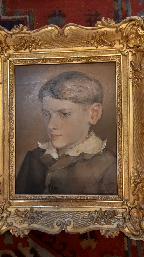 Portrait  d'un jeune garçon signé  et daté  1932 