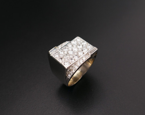 Bague Chevalière Sertie De 1,50 Carat De Diamants, Monture Platine.