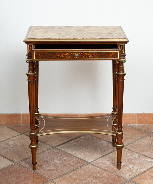 Ancienne Table Basse Française Napoléon III En Acajou, époque 19ème Siècle.