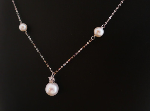 Collana Di Perle E Diamanti, Oro Bianco 18 Carati.