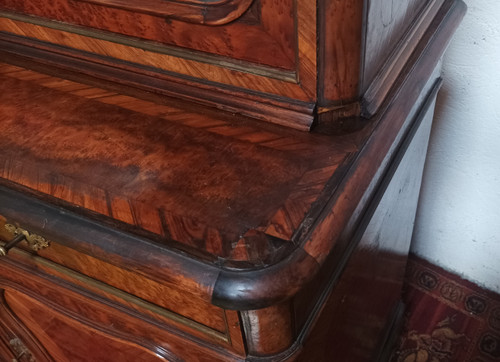 Napoleon III sideboard in burr walnut